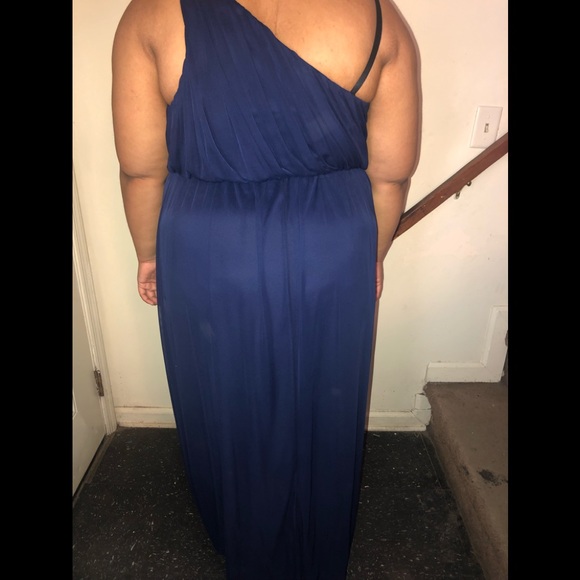 Formal Prom Dress/Gown - Picture 2 of 4